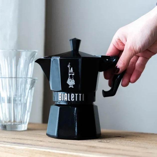 Кофеварка гейзерная для плиты алюминий 3 чашки Bialetti черный - изображение 4