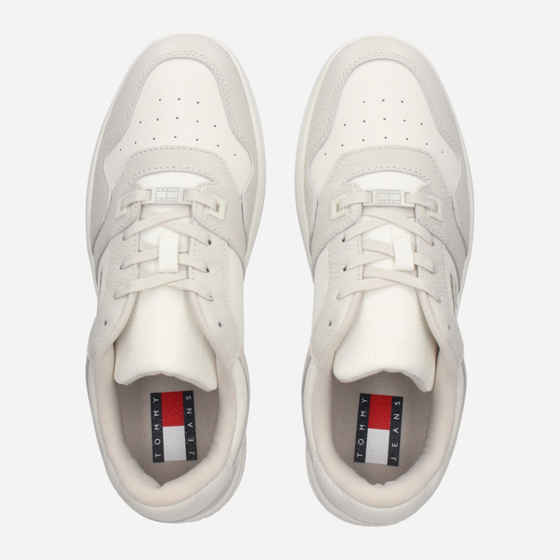 Sneakersy męskie skórzane Tommy Jeans EM0EM01513-P06 42 Jasnobeżowe (8720638190844) - obraz 6