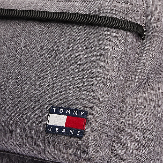 Рюкзак чоловічий тканинний 18 л вміщує формат А4 Tommy Hilfiger AM0AM12914-PR7 Сірий (8720638205098) - зображення 4