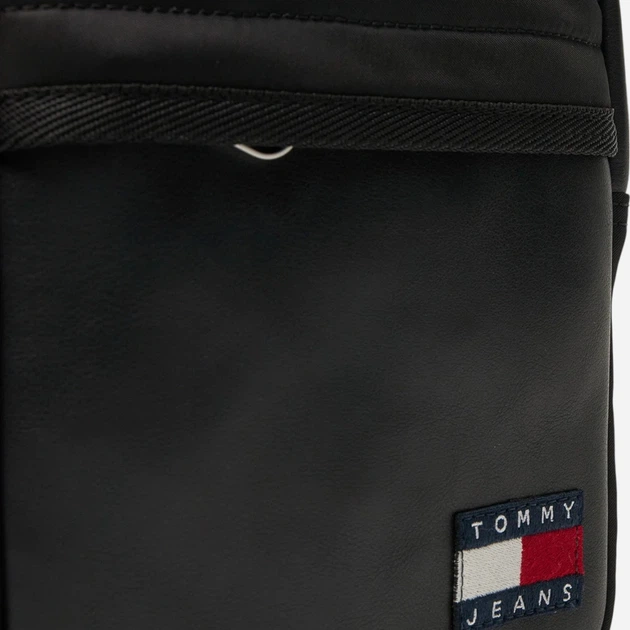 Сумка планшет чоловіча маленька Tommy Hilfiger AM0AM13316-BDS Чорна (8720638204855) - зображення 4