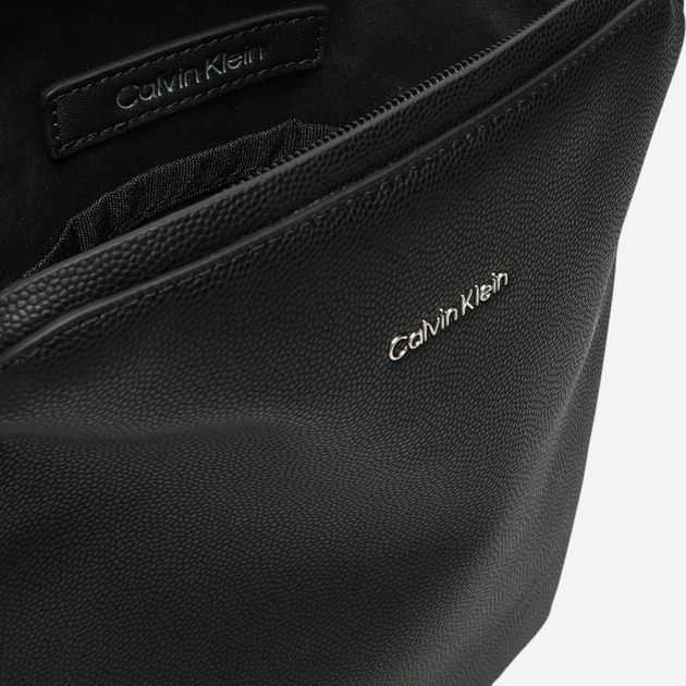 Сумка планшет чоловіча маленька Calvin Klein K50K512767-BEH Чорна (8721107058238) - зображення 5