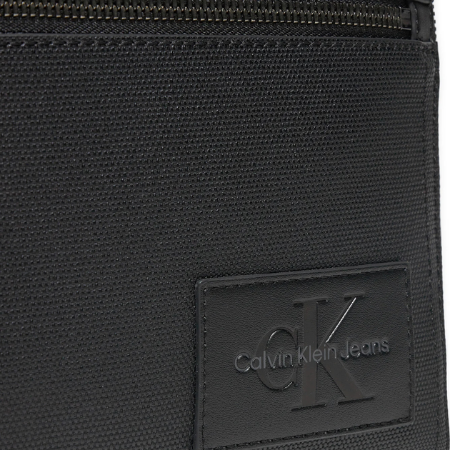 Сумка планшет чоловіча маленька Calvin Klein K50K512996-BEH Чорна (8721107051208) - зображення 4