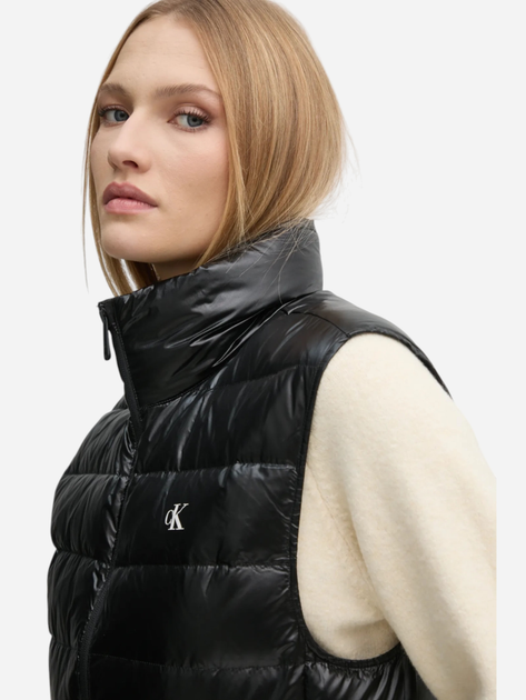 Теплий жилет пуховий короткий жіночий Calvin Klein Jeans J20J224711-BEH M Чорний (8720639916450) - зображення 4
