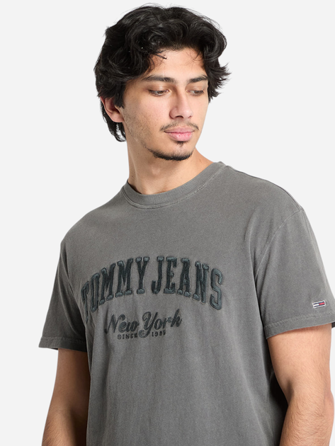 Футболка бавовняна чоловіча Tommy Jeans DM0DM20356-BDS S Темно-сіра (8720638437703) - зображення 4