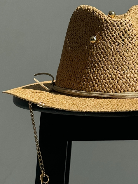 Капелюх Федора жіночий D.Hats з рафія з ланцюгом золото з кільцями коричневий - Фото 3 Капелюх Федора жіночий D.Hats з рафія з ланцюгом золото з кільцями коричневий - зображення 3