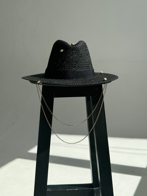 Шляпа Федора женская D.Hats из рафия с двойной цепью золото черная - Фото 5 Шляпа Федора женская D.Hats из рафия с двойной цепью золото черная - изображение 5