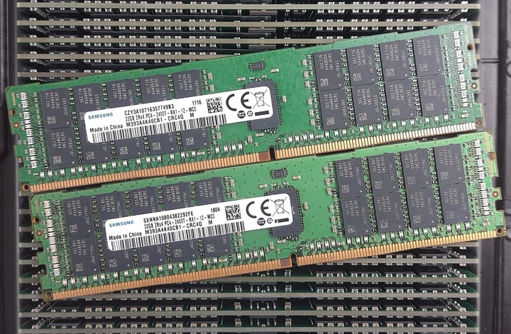 Оперативная память Samsung 32GB DDR4 2400 PC4-2400 ECC REG для
