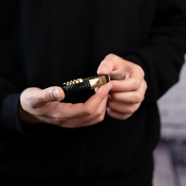 Браслет с индивидуальной гравировкой "GoldBond" кожаный со вставкой из нержавеющей стали - изображение 6