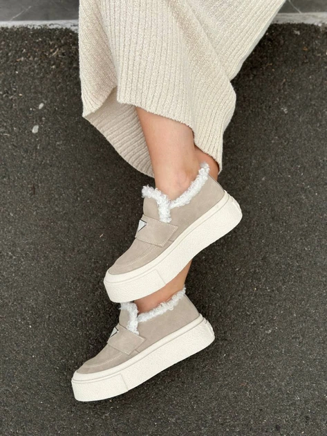 Лофери жіночі зимові ShoesBand Пісочного кольору натуральна замша 38 (24,5-25 см) (S94201-2з) - Фото 3 Лофери жіночі зимові ShoesBand Пісочного кольору натуральна замша 38 (24,5-25 см) (S94201-2з) - зображення 3