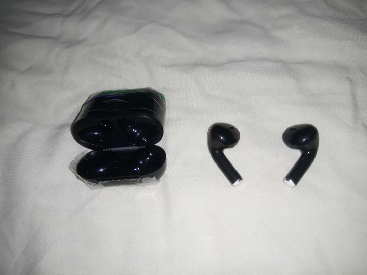 Бездротові навушники TWS Pro 4 bluetooth стерео гарнітура чорна + кабель USB - Lightning - зображення 6