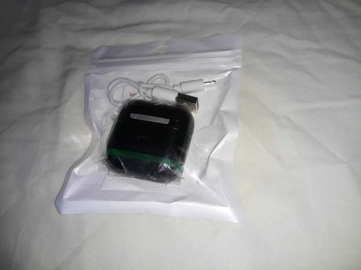 Бездротові навушники TWS Pro 4 bluetooth стерео гарнітура чорна + кабель USB - Lightning - зображення 7