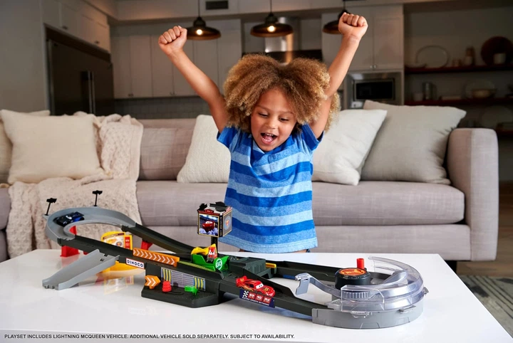 ヴィクターアンドロルフ　ライダースギャルソンドリスヴァンマックイーングッチサンロ Автомобиль Mattel GRC гонка Макквин McQueen Cars Тачки машинка ジャケット・アウター