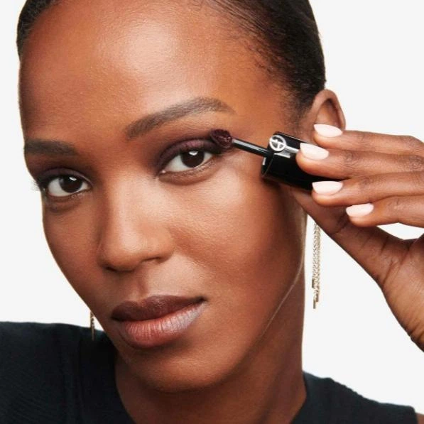 Стійкі тіні для повік GIORGIO ARMANI Eye Tint, 18 M Beige 3.9 мл - Фото 3 Стійкі тіні для повік GIORGIO ARMANI Eye Tint, 18 M Beige 3.9 мл - зображення 3