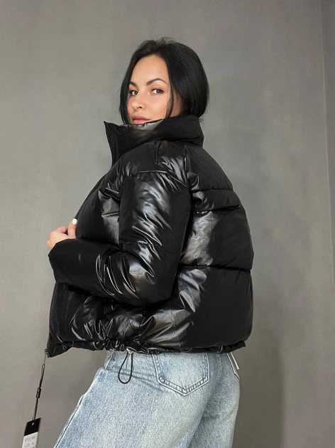 Куртка жіноча Lady Yep 9073 глянцева пуффер з кишенями без капюшона коротка 46 чорна - зображення 2