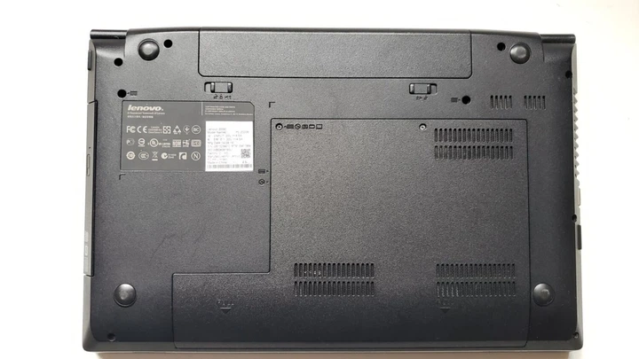 Ноутбук Lenovo B590 / 15.6" (1366x768) TN / Intel Pentium 2030M (2 ядра по 2.5 GHz) / 8 GB DDR3 / 256 GB SSD / nVidia GeForce GT 720M, 1 GB DDR3, 64-bit / WebCam б/у - Фото 7 Ноутбук Lenovo B590 / 15.6" (1366x768) TN / Intel Pentium 2030M (2 ядра по 2.5 GHz) / 8 GB DDR3 / 256 GB SSD / nVidia GeForce GT 720M, 1 GB DDR3, 64-bit / WebCam б/у - изображение 7