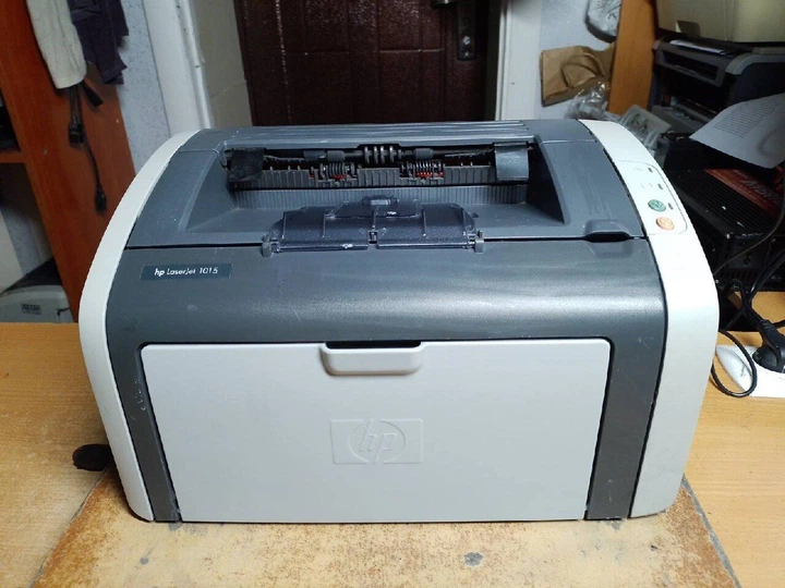 Принтер HP LaserJet 1015 / Лазерная монохромная печать / 1200x1200 dpi / A4 / 14 стр/мин / USB 2.0 б/у - изображение 2