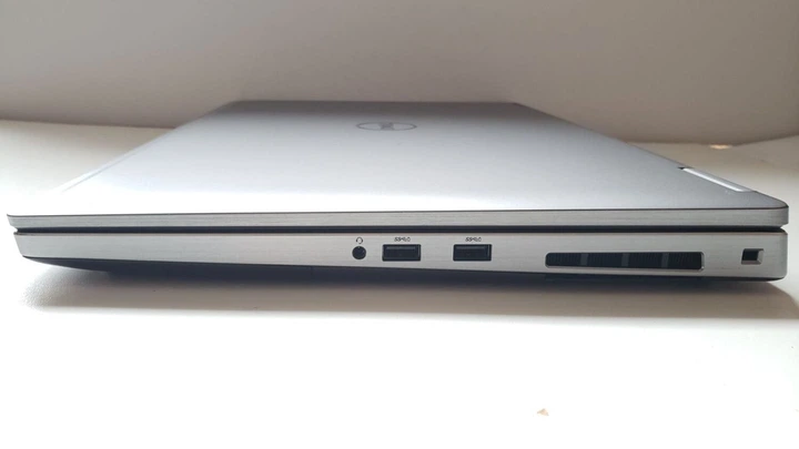 Мобильная рабочая станция Dell Precision 7740 / 17.3" (3840x2160) IPS / Intel Core i7-9850H (6 (12) ядер по 2.6 - 4.6 GHz) / 32 GB DDR4 / 256 GB SSD + 1000 GB SSD / AMD Radeon Pro WX 7130, 8 GB GDDR5, 256-bit / WebCam / Win 11 Pro б/у - Фото 4 Мобильная рабочая станция Dell Precision 7740 / 17.3" (3840x2160) IPS / Intel Core i7-9850H (6 (12) ядер по 2.6 - 4.6 GHz) / 32 GB DDR4 / 256 GB SSD + 1000 GB SSD / AMD Radeon Pro WX 7130, 8 GB GDDR5, 256-bit / WebCam / Win 11 Pro б/у - изображение 4