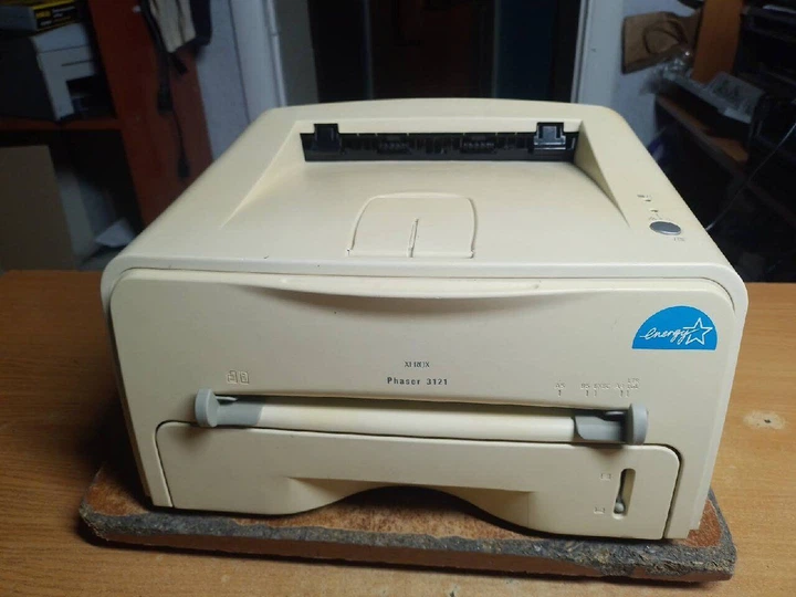 Принтер Б-класс Xerox Phaser 3121 / Лазерная монохромная печать / 600 x 600 dpi / A4 / 16 стр/мин / USB 1.1, LPT б/у - изображение 2