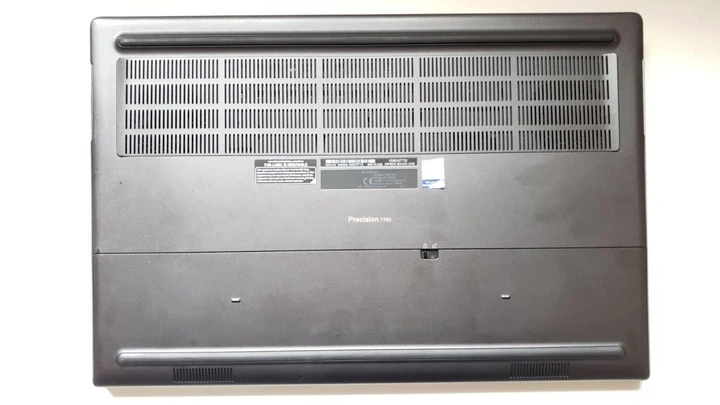 Мобильная рабочая станция Dell Precision 7740 / 17.3" (3840x2160) IPS / Intel Core i7-9850H (6 (12) ядер по 2.6 - 4.6 GHz) / 32 GB DDR4 / 256 GB SSD + 1000 GB SSD / AMD Radeon Pro WX 7130, 8 GB GDDR5, 256-bit / WebCam / Win 11 Pro б/у - Фото 8 Мобильная рабочая станция Dell Precision 7740 / 17.3" (3840x2160) IPS / Intel Core i7-9850H (6 (12) ядер по 2.6 - 4.6 GHz) / 32 GB DDR4 / 256 GB SSD + 1000 GB SSD / AMD Radeon Pro WX 7130, 8 GB GDDR5, 256-bit / WebCam / Win 11 Pro б/у - изображение 8