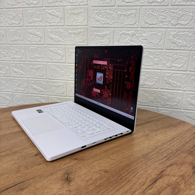 Ігровий ультрабук Asus ROG Zephyrus GA503QS White / 15.6" (2560x1440) IPS / AMD Ryzen 9 5900HS (8 (16) ядер по 3.0 - 4.6 GHz) / 32 GB DDR4 / 1000 GB SSD / nVidia GeForce RTX 3080, 8 GB GDDR6, 256-bit б/в - Фото 5 Ігровий ультрабук Asus ROG Zephyrus GA503QS White / 15.6" (2560x1440) IPS / AMD Ryzen 9 5900HS (8 (16) ядер по 3.0 - 4.6 GHz) / 32 GB DDR4 / 1000 GB SSD / nVidia GeForce RTX 3080, 8 GB GDDR6, 256-bit б/в - зображення 5