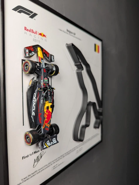 Коллекционная Модель Bburago с Рамкой Держателем 2в1 на Стену или Полку с Red Bull RACING RB19 и 3D Трассой Belgian GP "Circuit de Spa-Francorchamps" / Сезон 2023 Season Model Car #1 Max Verstappen / Макс Ферстаппен - изображение 7
