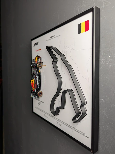 Коллекционная Модель Bburago с Рамкой Держателем 2в1 на Стену или Полку с Red Bull RACING RB19 и 3D Трассой Belgian GP "Circuit de Spa-Francorchamps" / Сезон 2023 Season Model Car #1 Max Verstappen / Макс Ферстаппен - изображение 9