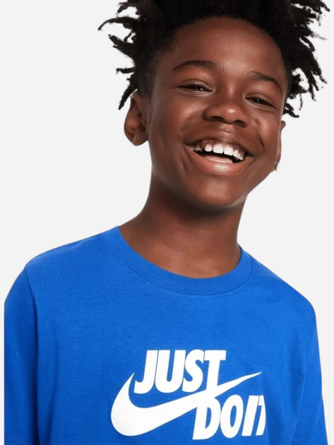 Дитяча футболка для хлопчика Nike Sportswear FV4078-480 128-137 см Синя (196969809874) - зображення 4