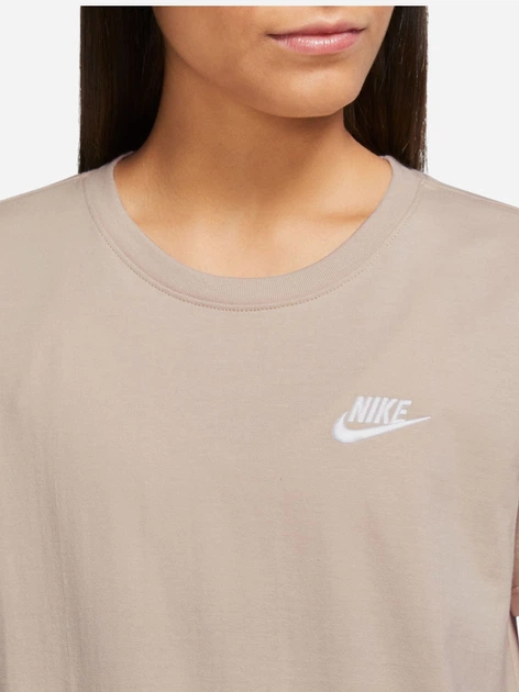 Футболка бавовняна жіноча Nike Sportswear Club Essentials DX7902-126 M Темно-бежева (196608537694) - зображення 3