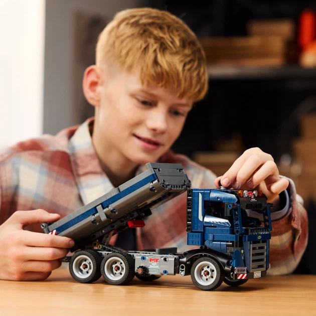 Конструктор LEGO Technic Самосвал 462 детали (42203) - изображение 4