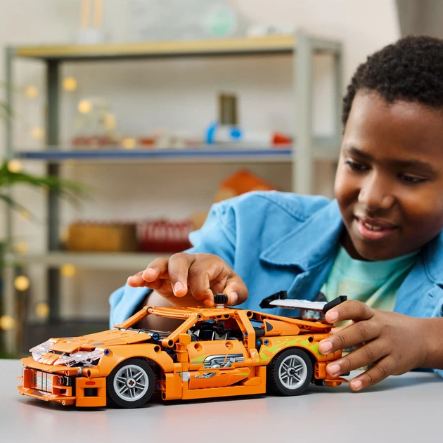 ルミエラブ　４セット Конструктор LEGO Technic Fast and Furious Toyota Supra MK4 810