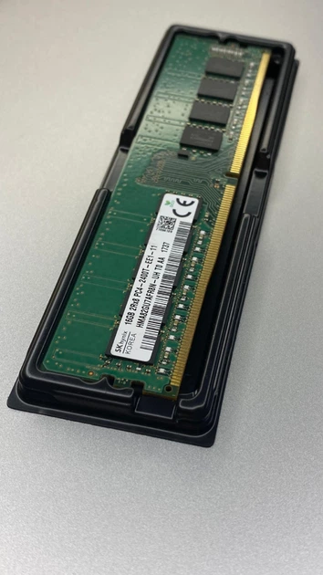 Модуль оперативної пам'яті DDR4 16GB/2400 SK hynix (HMA82GU7AFR8N