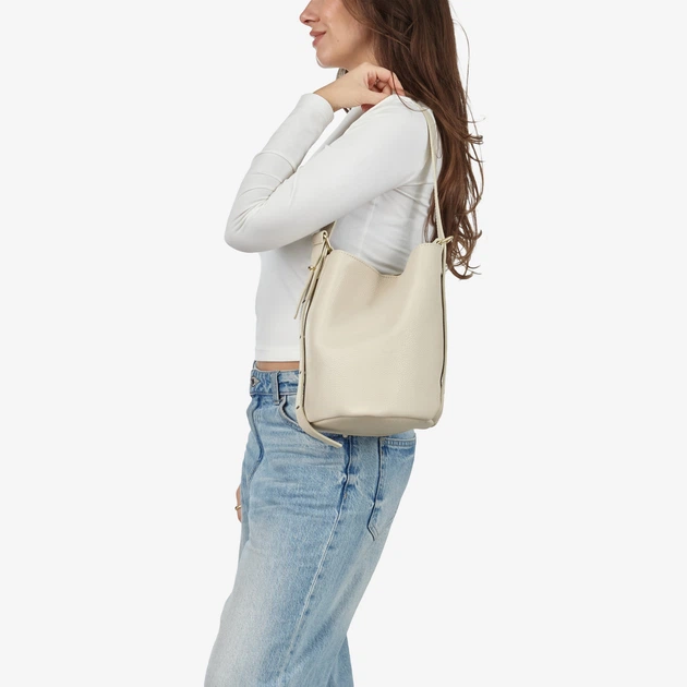 Сумка женская кожаная сумка-ведро средняя Regina Notte Tote 3872 Бежевый - Фото 2 Сумка женская кожаная сумка-ведро средняя Regina Notte Tote 3872 Бежевый - изображение 2