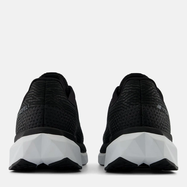 Мужские кроссовки для бега New Balance Propel V5 MFCPRLB5 42.5 (9US) 27 см Черные (197966406592) - Фото 5 Мужские кроссовки для бега New Balance Propel V5 MFCPRLB5 42.5 (9US) 27 см Черные (197966406592) - изображение 5