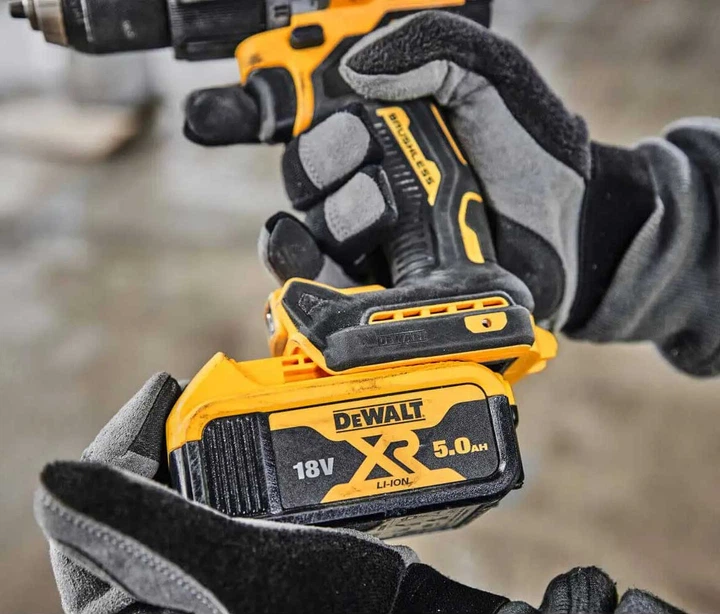 Дрель-шуруповерт ударный аккумуляторный бесщеточный DeWALT DCD805P2T - изображение 6