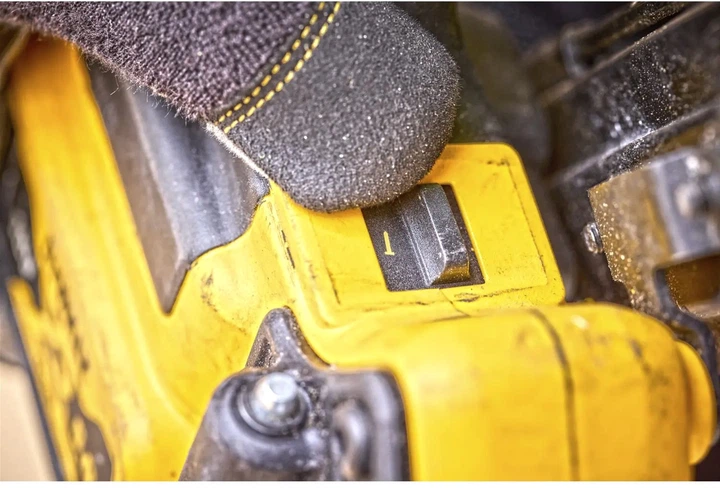 Аккумуляторный гвоздезабивной пистолет DeWALT DCN930N - Фото 7 Аккумуляторный гвоздезабивной пистолет DeWALT DCN930N - изображение 7