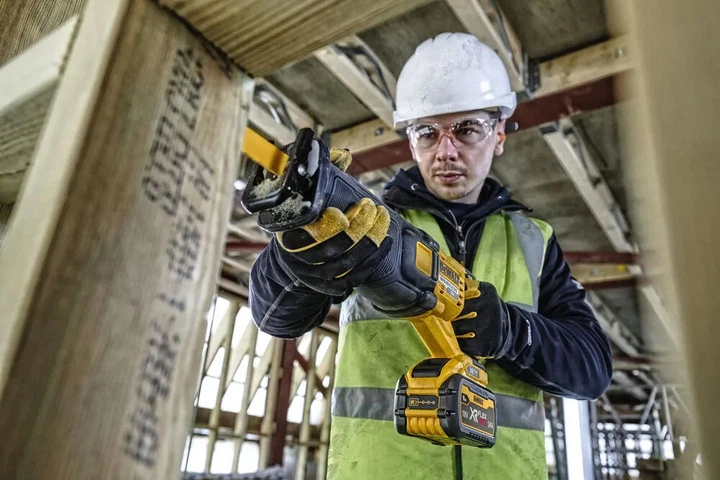 Акумуляторна шабельна пила DeWALT DCS389T2 - зображення 6