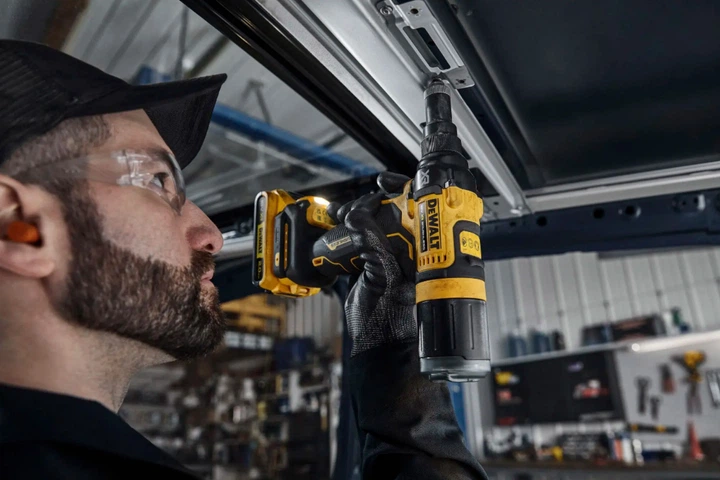 Аккумуляторный заклепочник DeWALT DCF403NT - Фото 8 Аккумуляторный заклепочник DeWALT DCF403NT - изображение 8