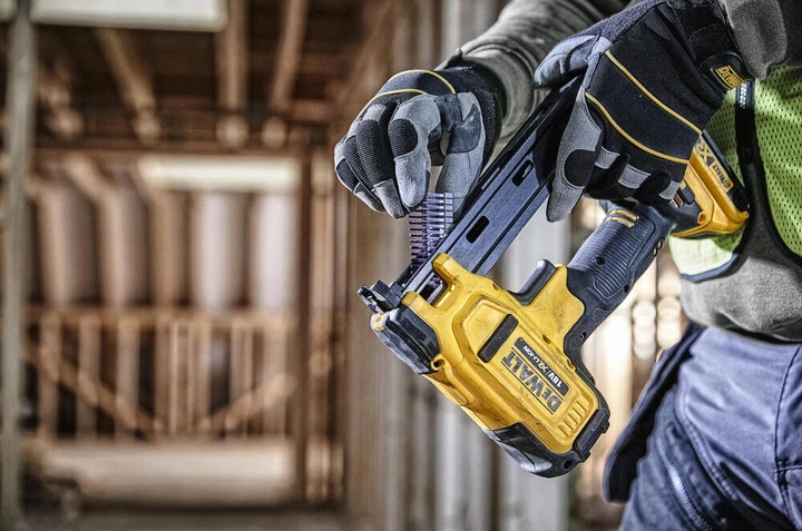 Аккумуляторный скобозабивной степлер DeWALT DCN701D2 под скобы 25 мм - Фото 10 Аккумуляторный скобозабивной степлер DeWALT DCN701D2 под скобы 25 мм - изображение 10