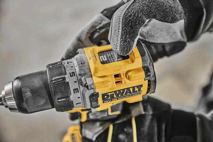 Аккумуляторная дрель-шуруповерт DeWALT DCD800E2T - Фото 6 Аккумуляторная дрель-шуруповерт DeWALT DCD800E2T - изображение 6