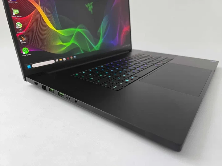 Ноутбук Razer Blade 18 (2024) I9 14900HX/RTX 4080/RAM 32GB/MiniLED 300Hz Б\В - Фото 2 Ноутбук Razer Blade 18 (2024) I9 14900HX/RTX 4080/RAM 32GB/MiniLED 300Hz Б\В - зображення 2