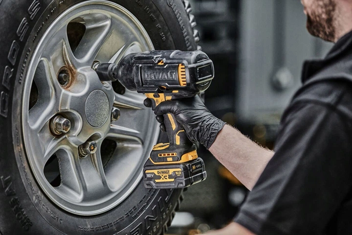 Гайковерт аккумуляторный ударный бесщеточный DeWalt DCF900P2G - Фото 9 Гайковерт аккумуляторный ударный бесщеточный DeWalt DCF900P2G - изображение 9