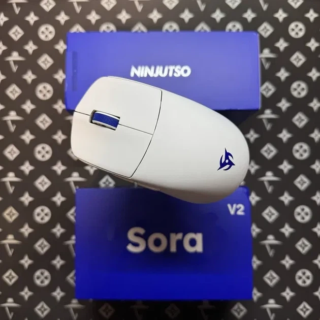 Игровая беспроводная мышь Ninjutso Sora V2 (39g) (Omron) Белая - Фото 3 Игровая беспроводная мышь Ninjutso Sora V2 (39g) (Omron) Белая - изображение 3