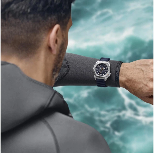 Мужские часы Victorinox Swiss Army DIVE PRO Automatic V241995 - Фото 6 Мужские часы Victorinox Swiss Army DIVE PRO Automatic V241995 - изображение 6