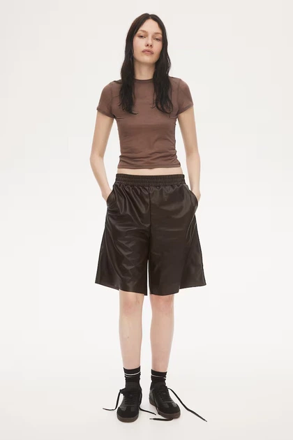Шорти з еко-шкіри H&M 271232134 XS Темно-коричневий - Фото 2 Шорти з еко-шкіри H&M 271232134 XS Темно-коричневий - изображение 2
