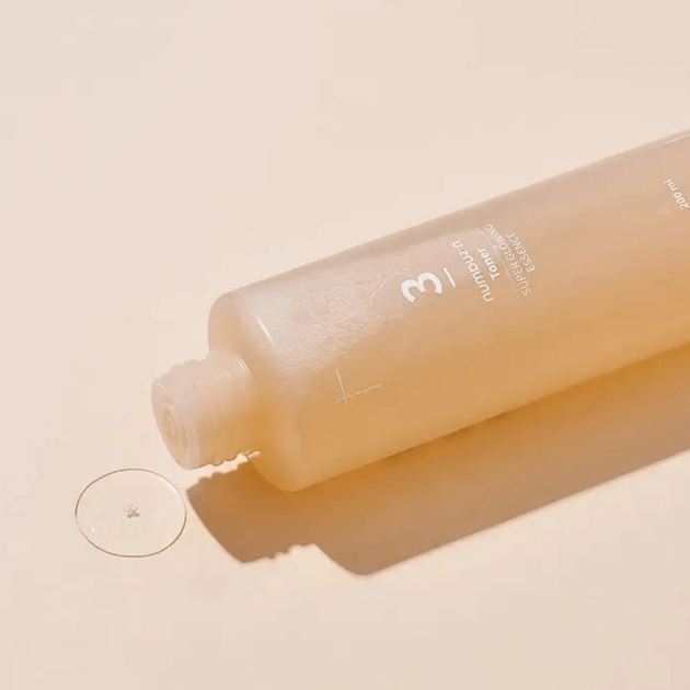Тонер-есенція Numbuzin No.3 Super Glowing Essence для сяйва шкіри 200 мл (8809652580128) - зображення 5