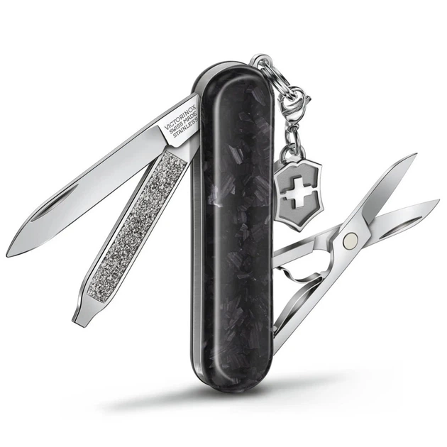 Складаний швейцарський ніж Victorinox CLASSIC SD Brilliant Carbon 0.6221.90 5 функцій 58 мм Black (Vx06221.90) - Фото 1 Складаний швейцарський ніж Victorinox CLASSIC SD Brilliant Carbon 0.6221.90 5 функцій 58 мм Black (Vx06221.90) - зображення 1