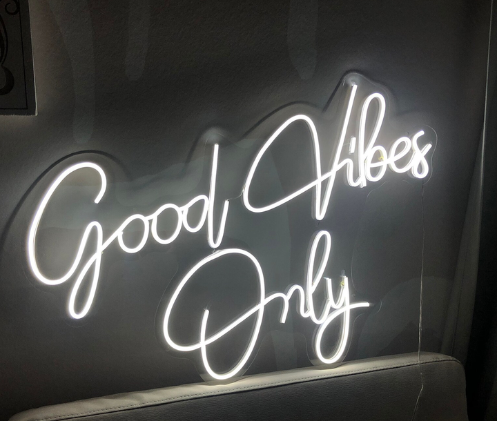 Неоновая вывеска «Good vibes» 60х42 cм - изображение 3