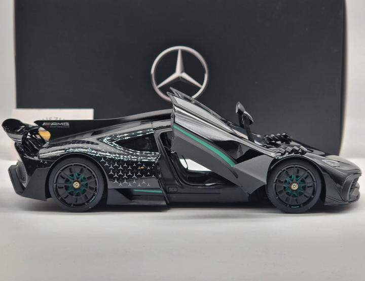Модель автомобіля Mercedes-AMG ONE (C298) Hyper Black, Scale 1:18