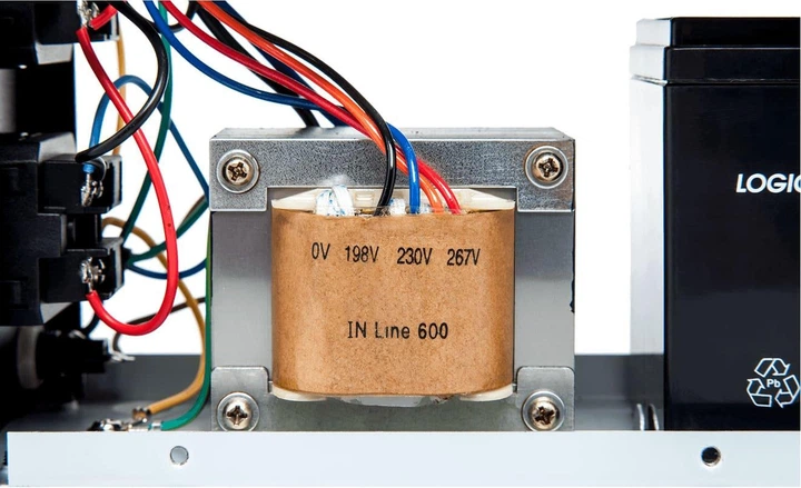 Джерело безперебійного живлення LogicPower 650 ВА / 390 Вт / 7.5 А*ч (00001078) - зображення 6