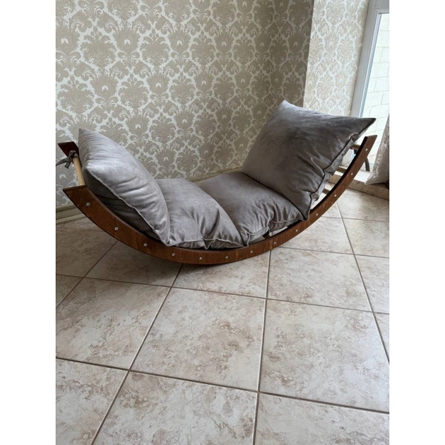 Гойдалка балансир з м'якою подушкою 101x37x17 см , ліжко гойдалка з матрацом для дітей та дорослих - Фото 1 Гойдалка балансир з м'якою подушкою 101x37x17 см , ліжко гойдалка з матрацом для дітей та дорослих - зображення 1